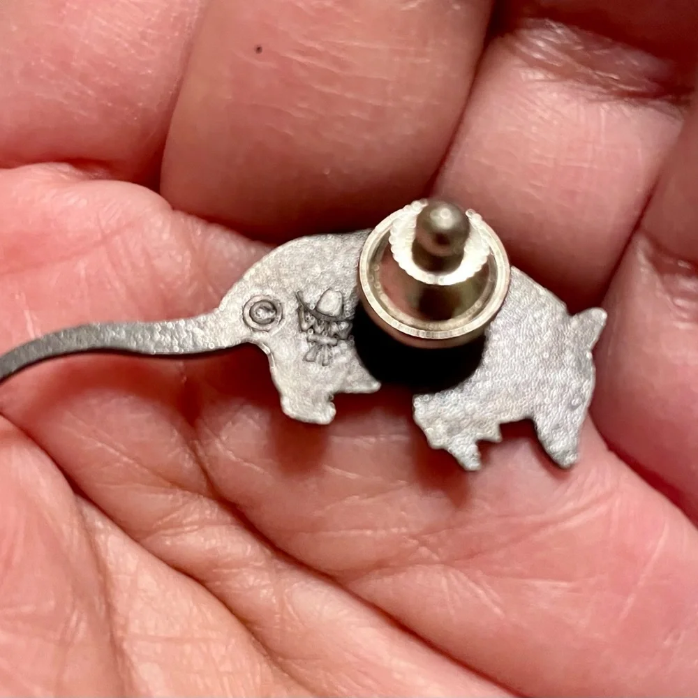 Silver-tone Armadillo Pin/Brooch - Picture 2 of 3